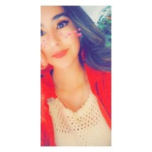 Meet your Posher, Yasmin